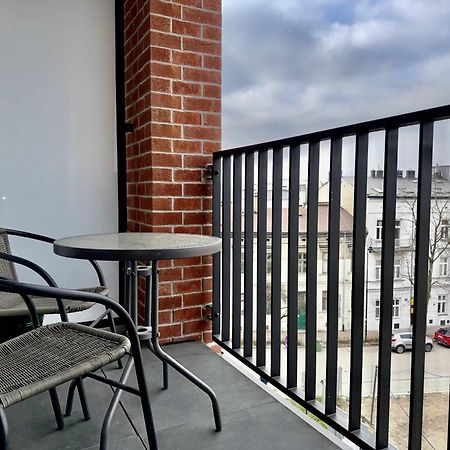 Art Apartment Stare Podgorze Free Parking 克拉科夫 外观 照片